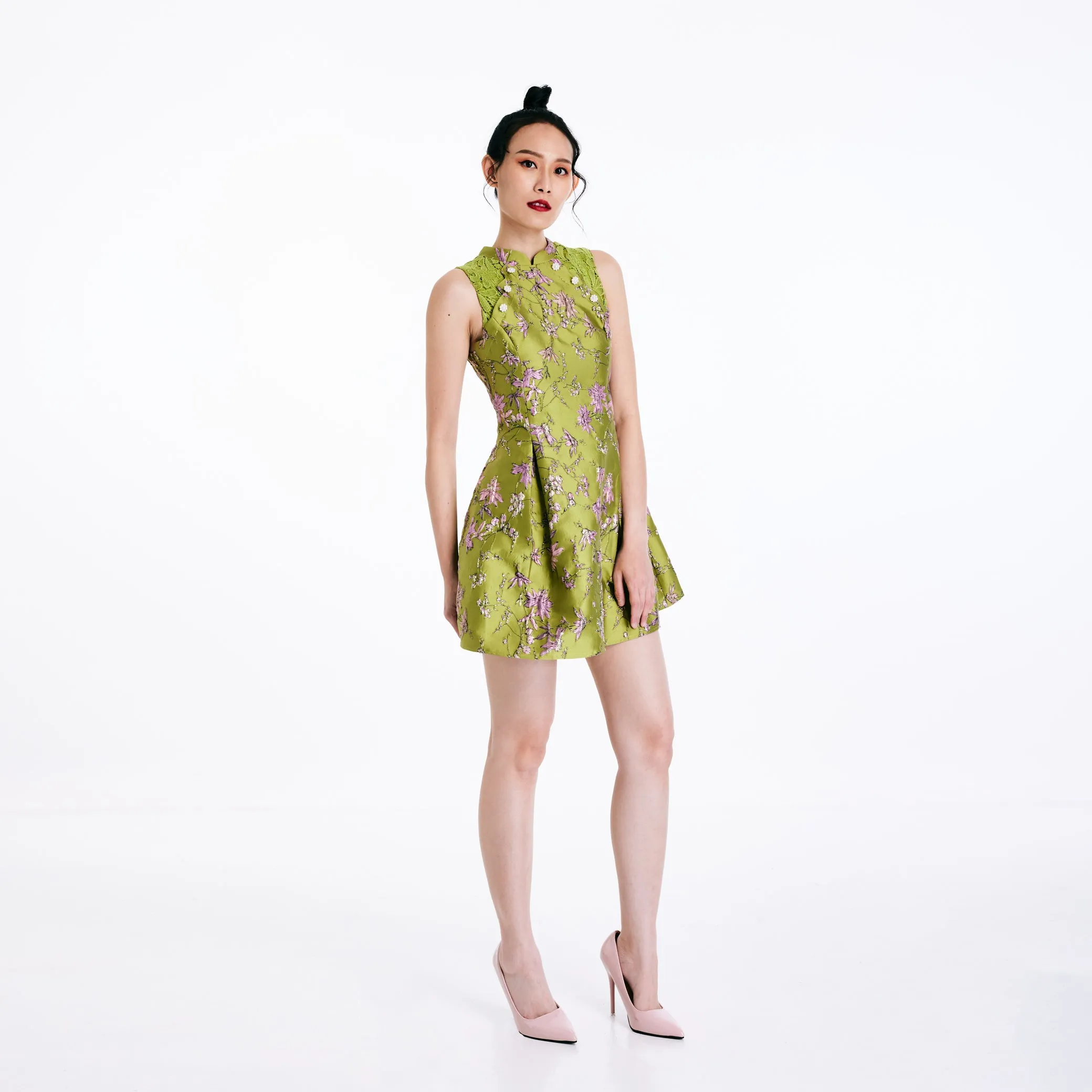 Stunning Red Bao Bao Qipao - Enhancing Your Style