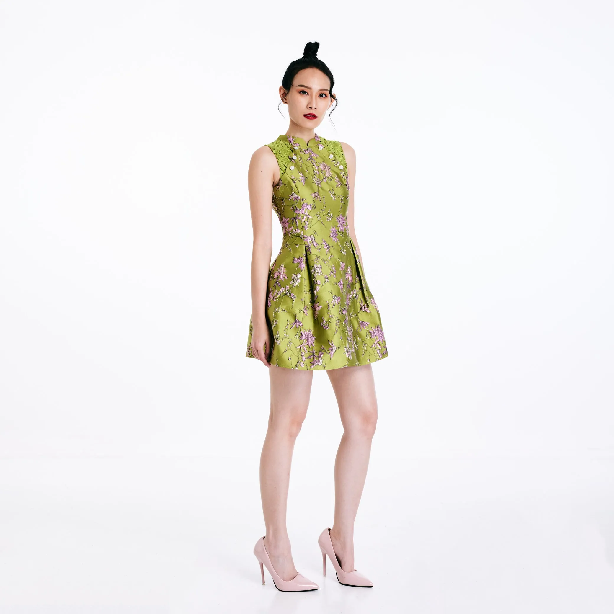 Stunning Red Bao Bao Qipao - Enhancing Your Style