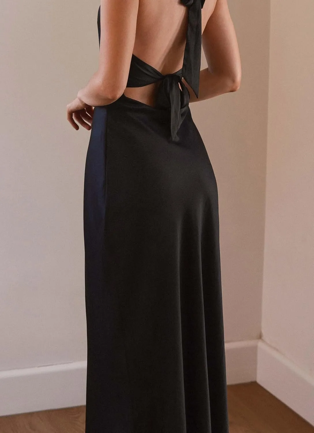 UAURORAO Women Silk Satin Maxi Dress Halter Tie Neck Backless Slip Dresses Sexy Halterneck Low Cut Party Evening Gown